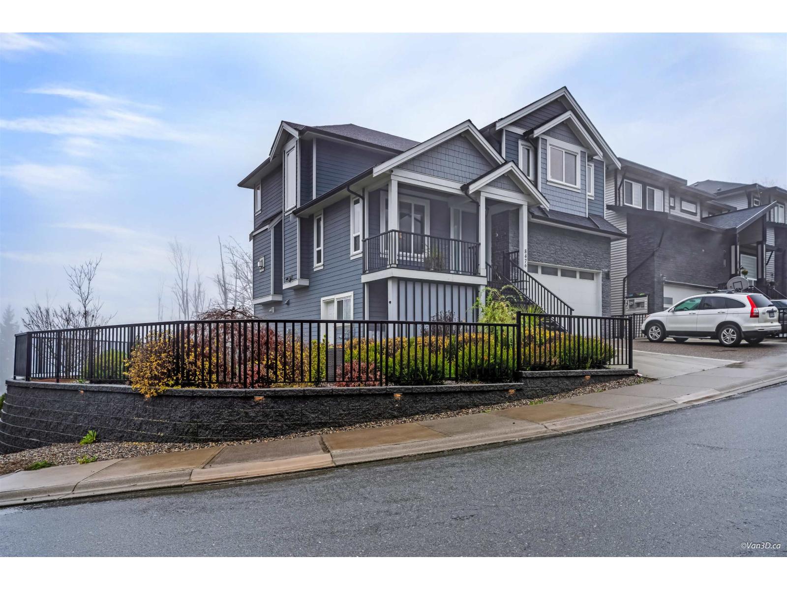 8476 FOREST GATE DRIVE|Eastern Hillsides