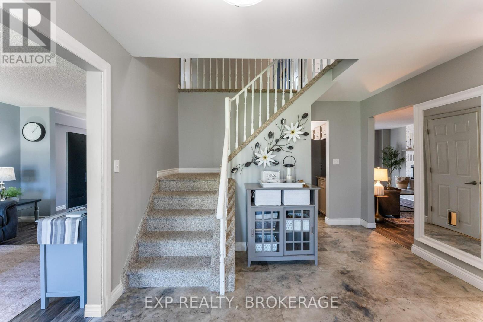 949 ALPINE COURT