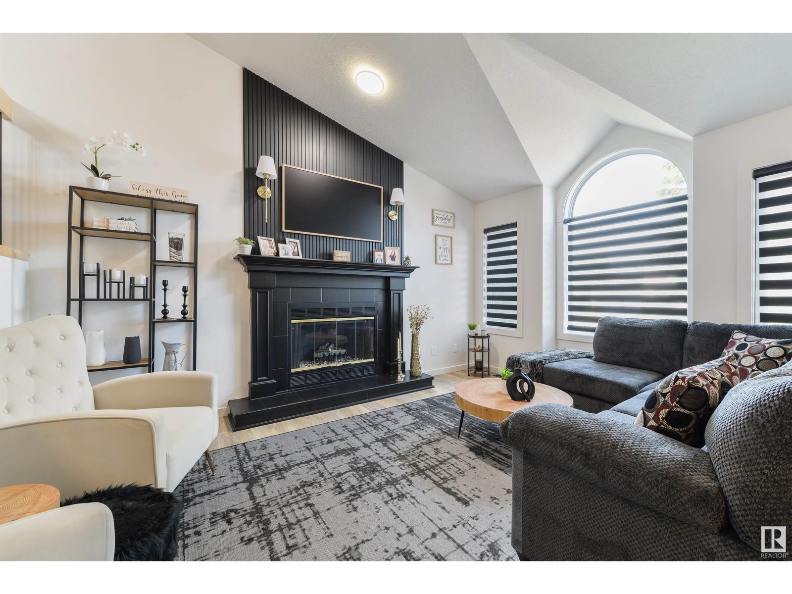 4 GUENETTE PL