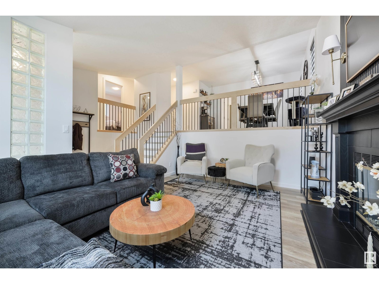4 GUENETTE PL