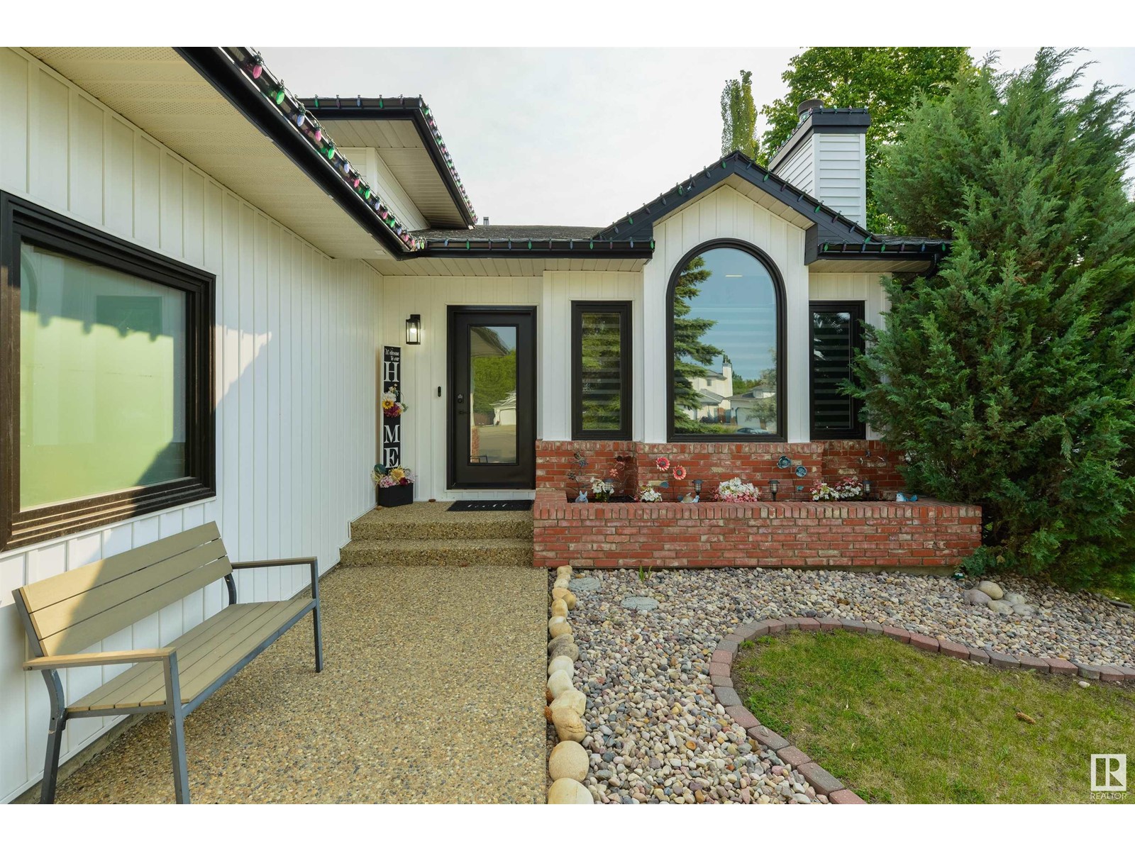 4 GUENETTE PL