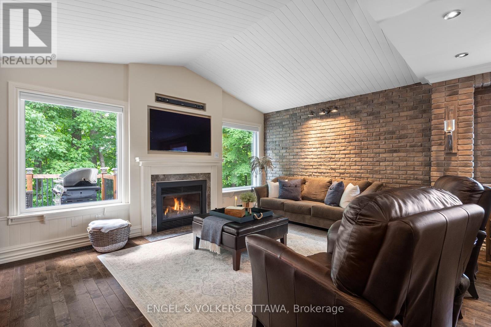 2229 NATURE TRAIL CRESCENT