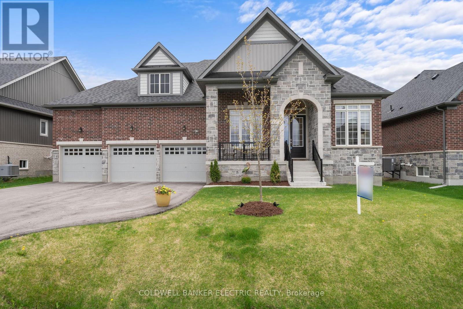 11 GOLDEN MEADOWS DRIVE