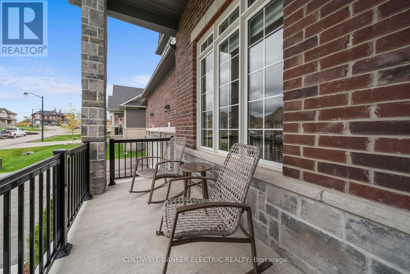 11 GOLDEN MEADOWS DRIVE