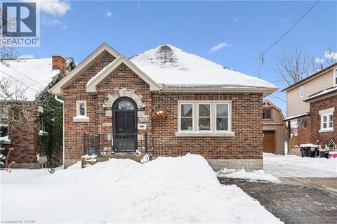 131 MILL Street Kitchener ON N2M3P7