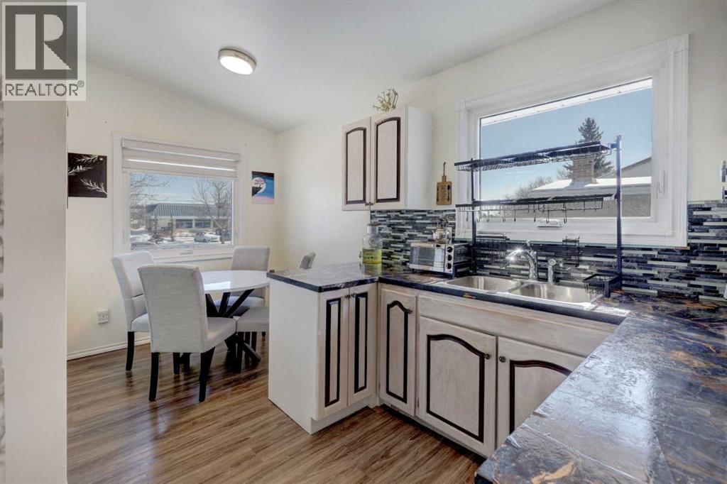 4721 Edmonton Trail NE