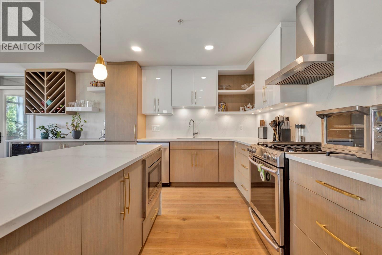 529 Truswell Road Unit# 402