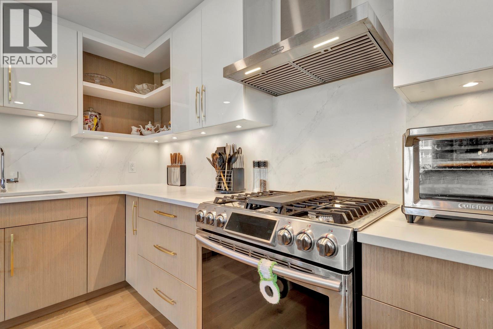 529 Truswell Road Unit# 402