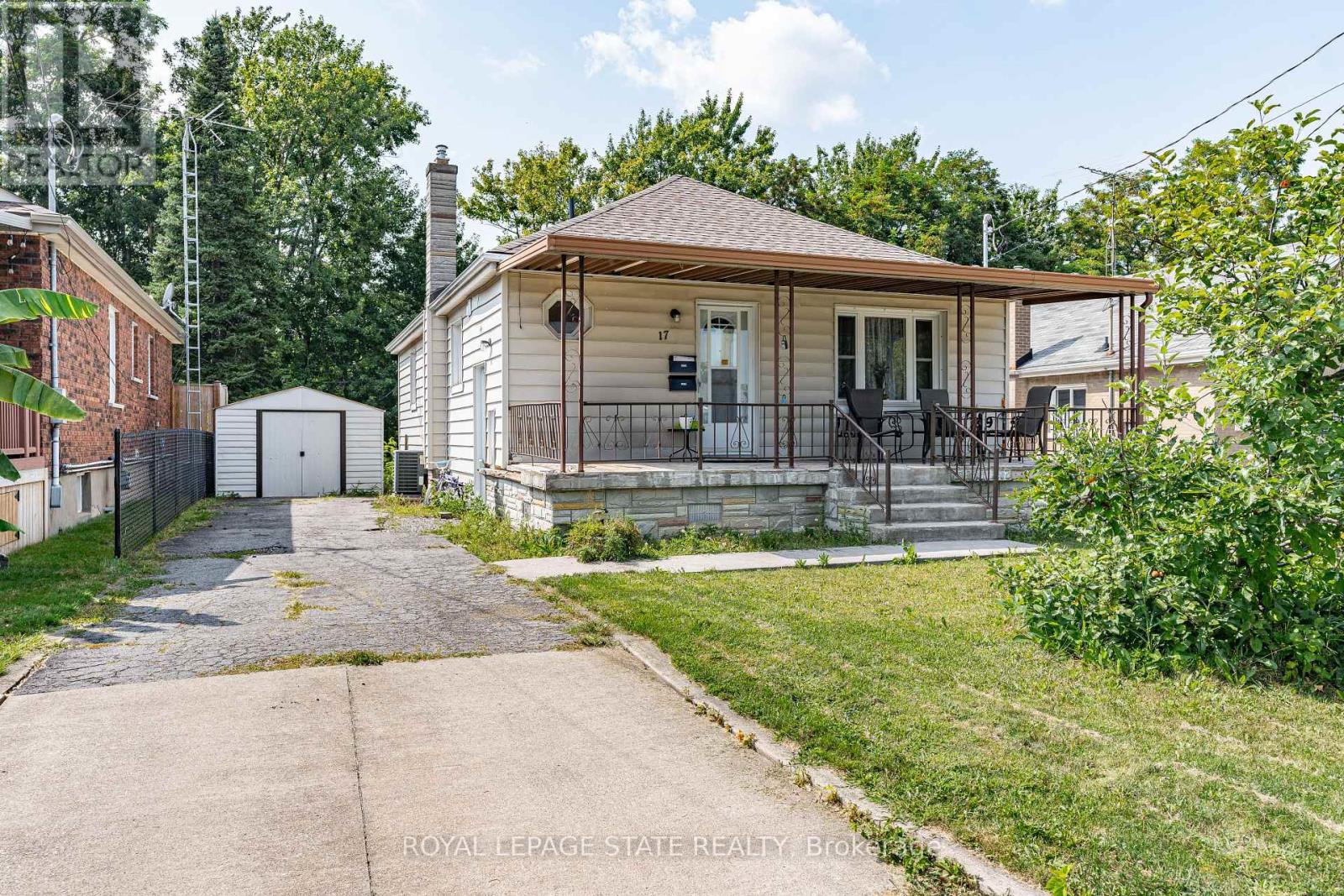 17 PRESTWICK AVENUE