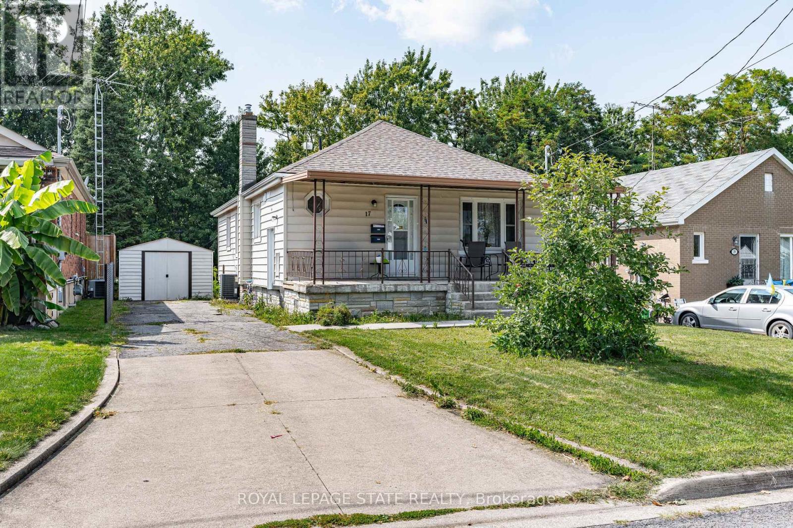 17 PRESTWICK AVENUE