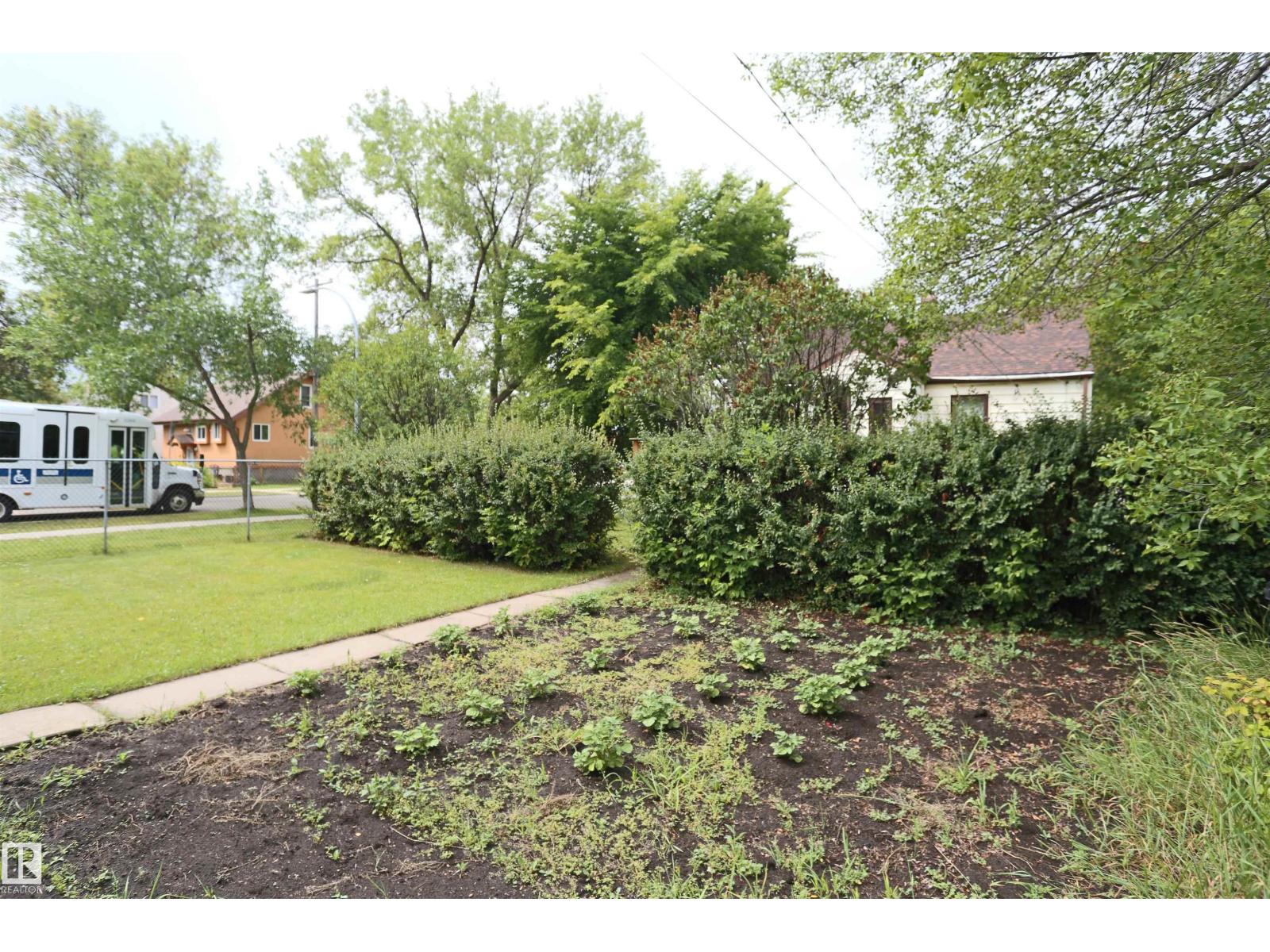 11503 102 ST NW