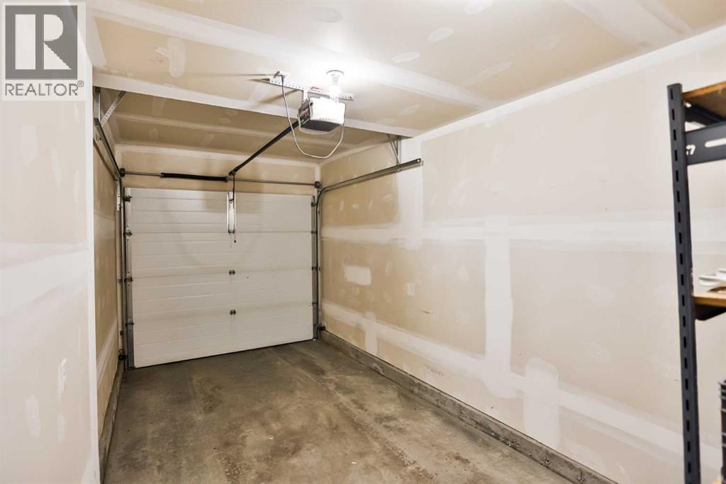 1, 410 Highlands Boulevard W