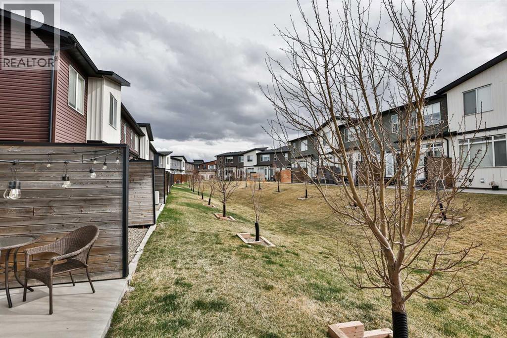 1, 410 Highlands Boulevard W