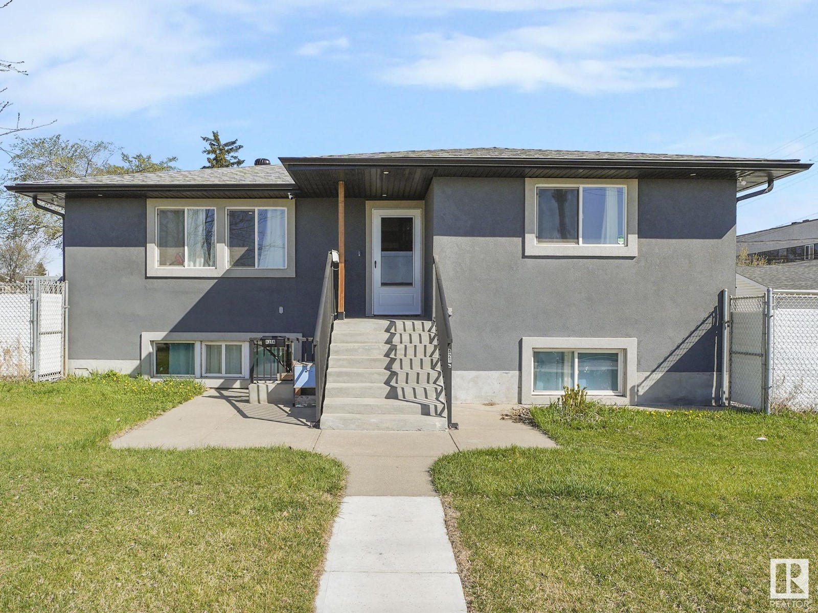 8214 127 AV NW