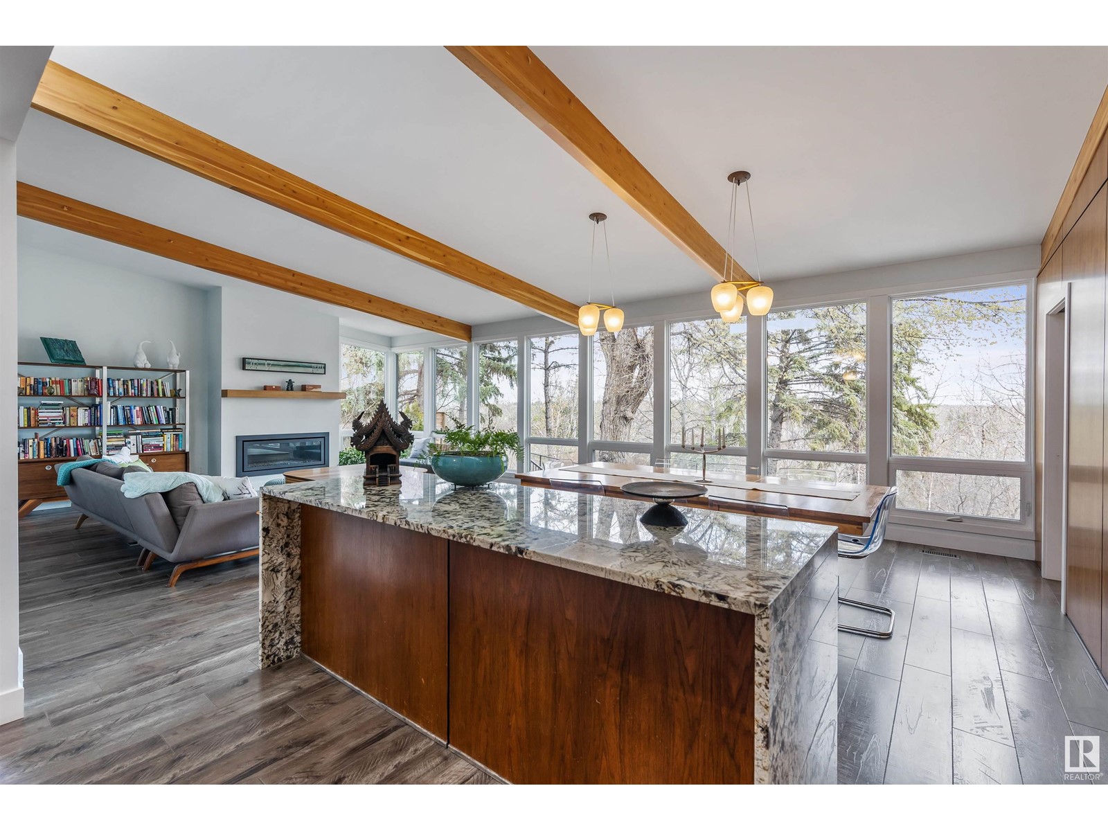 13903 53 AV NW