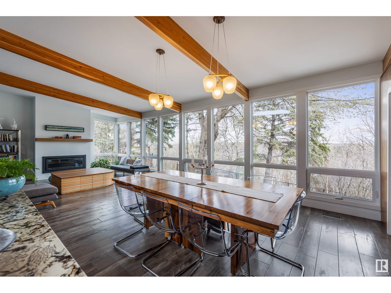 13903 53 AV NW
