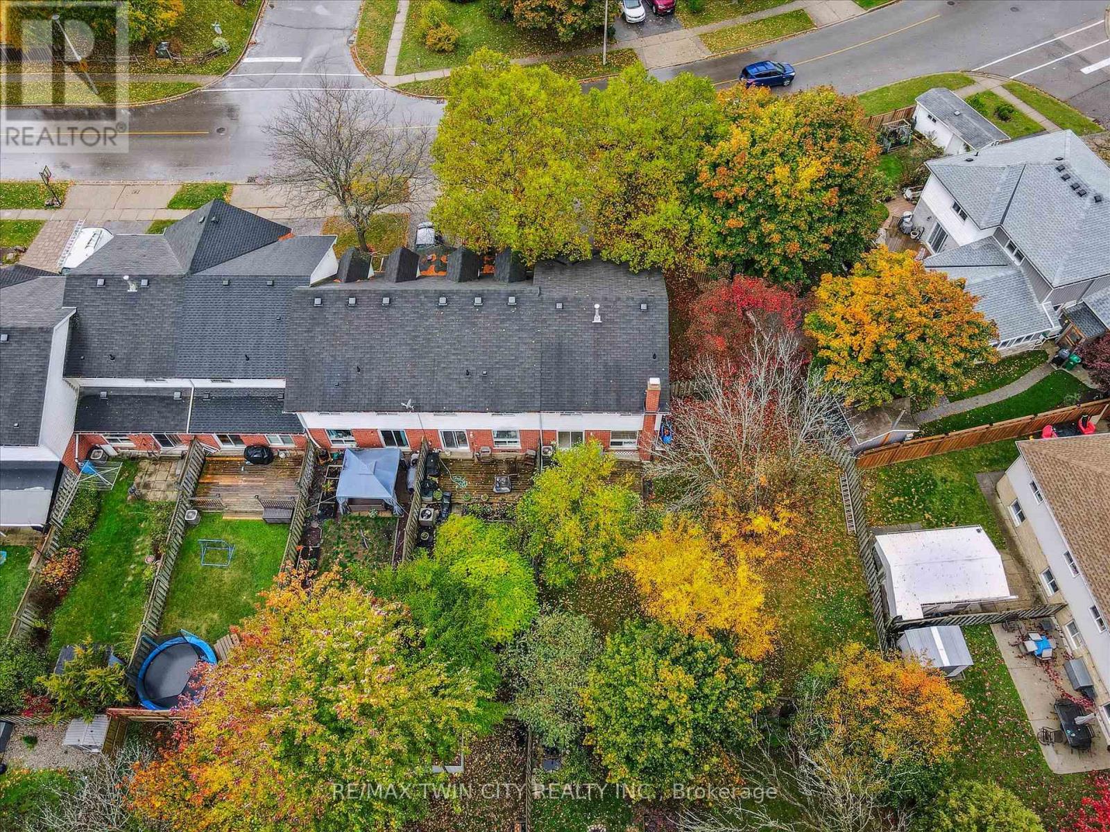 35 EDGEMERE DRIVE