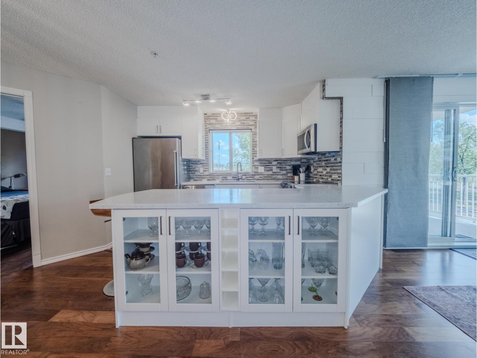 #2216 11214 80 ST NW
