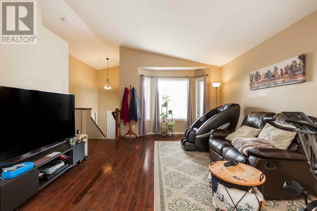 115 Tartan Boulevard W