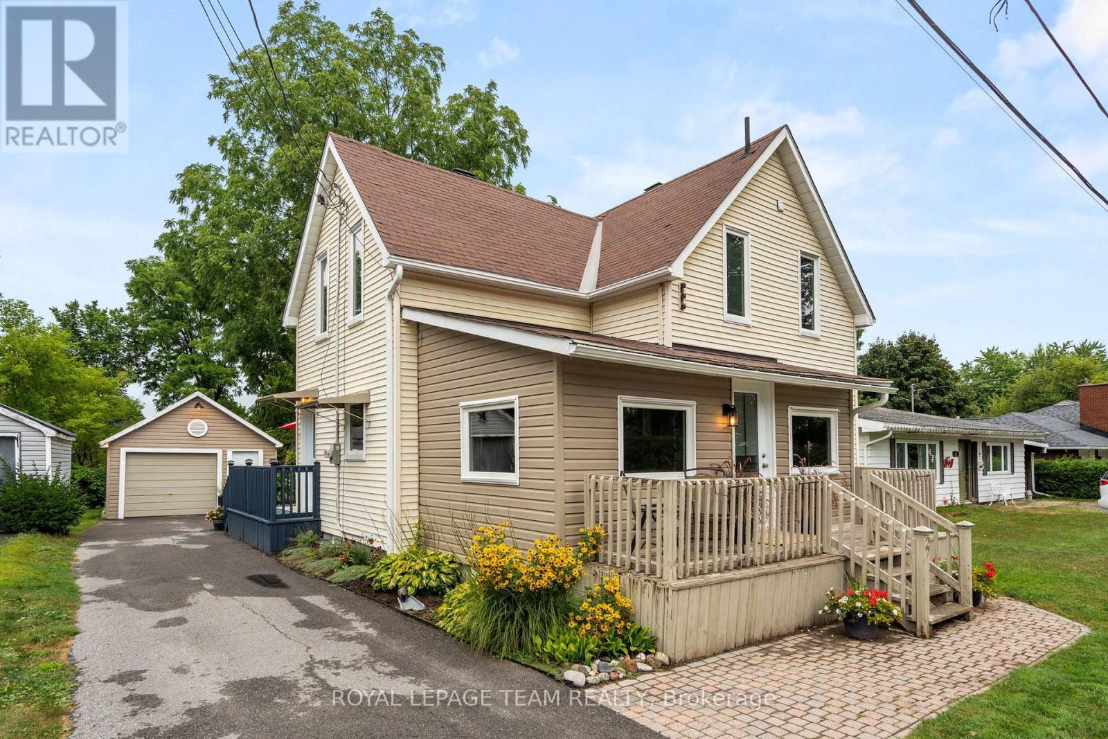 27 VICTORIA AVENUE