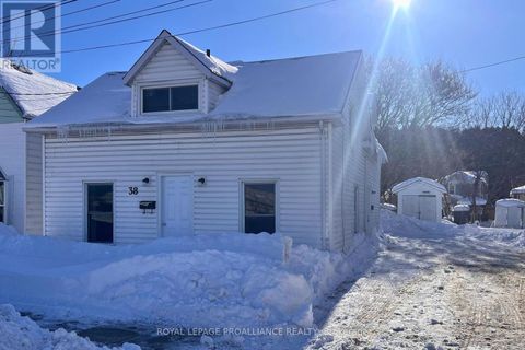 38 STANLEY STREET Quinte West (Trenton Ward) ON K8V4V2