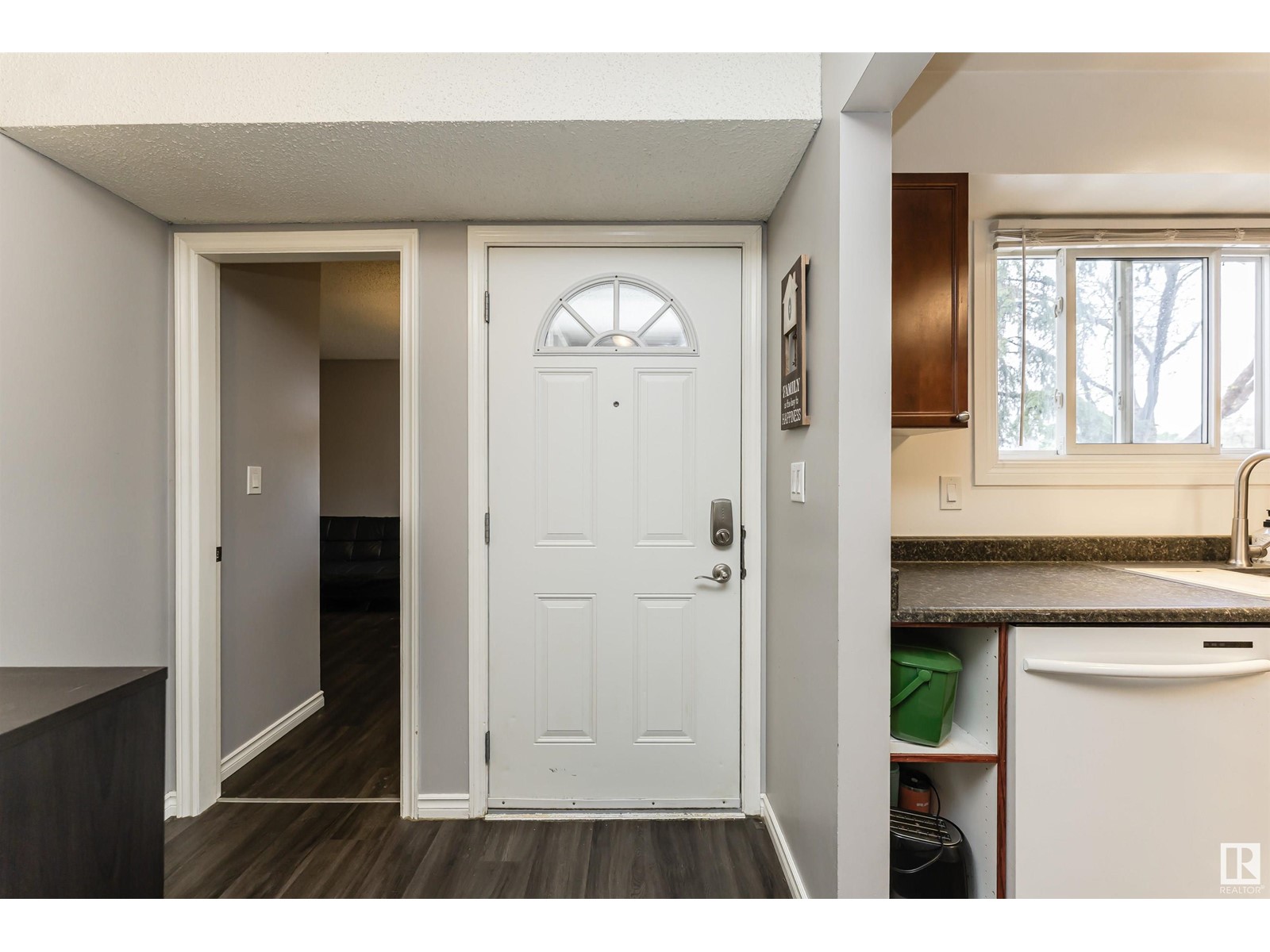 3603 30 AV NW