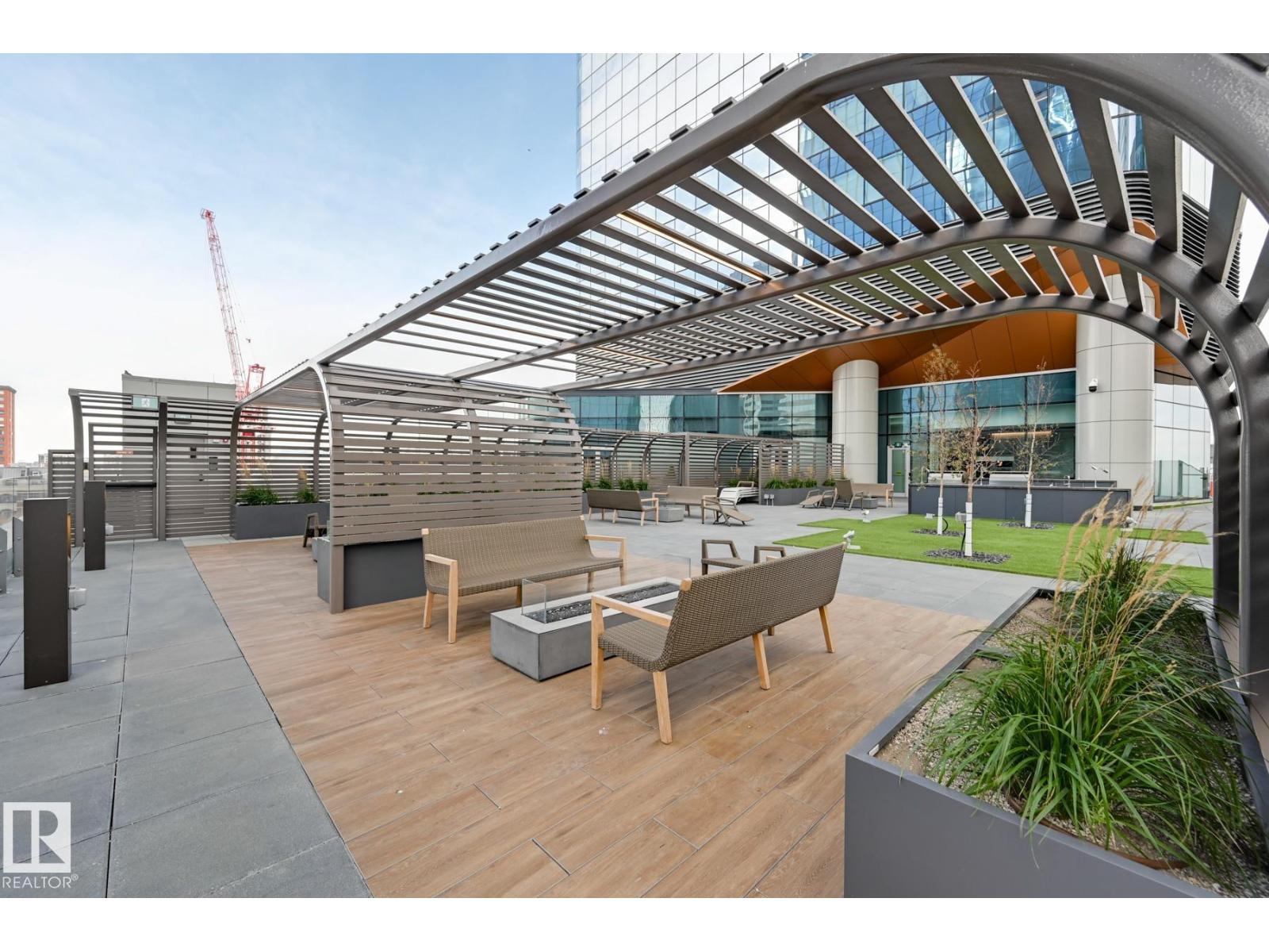 #3412 10360 102 ST NW