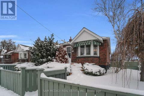 319 COSBURN AVENUE Toronto (Danforth Village-East York) ON M4J2N1