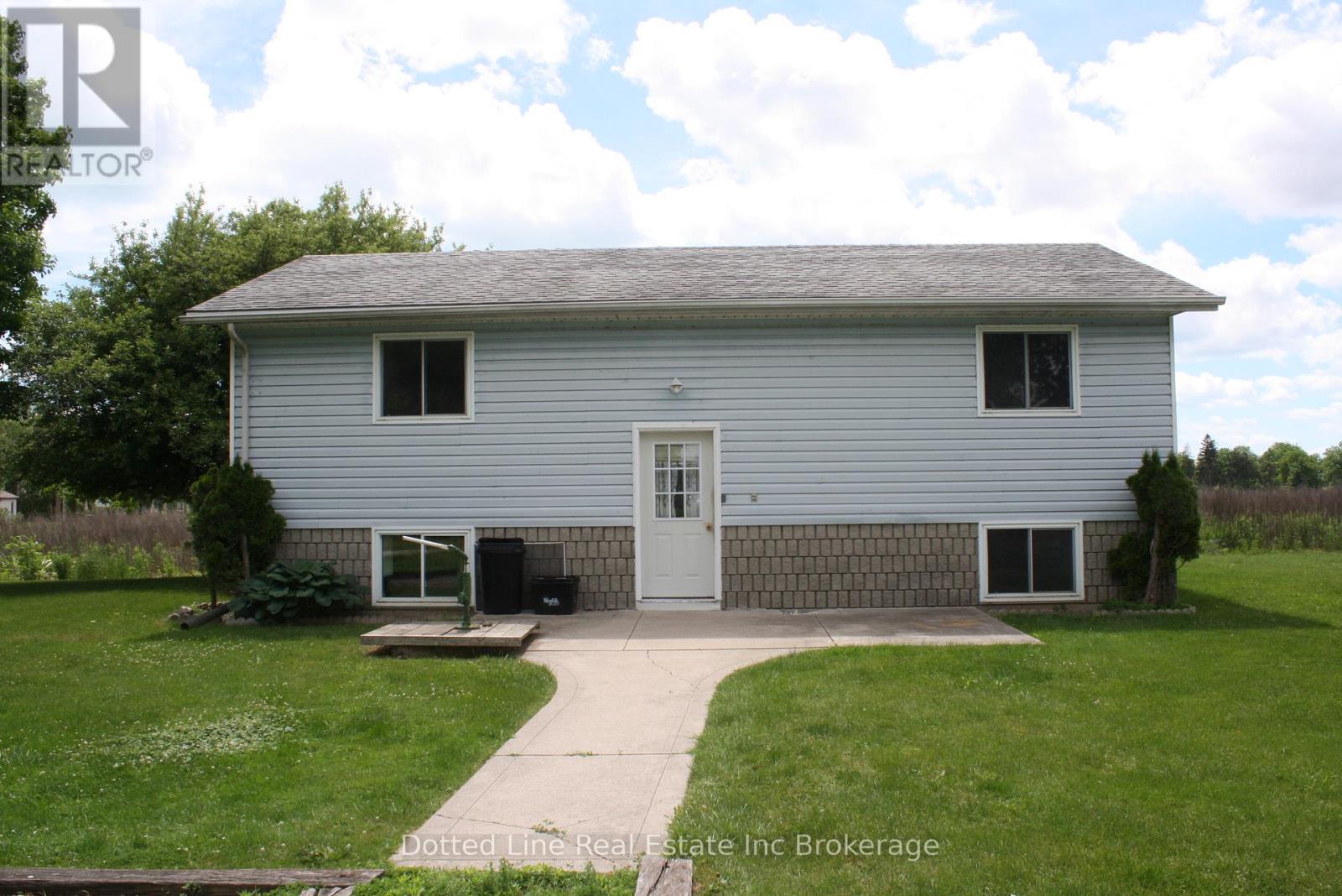 2831 LAKESHORE ROAD