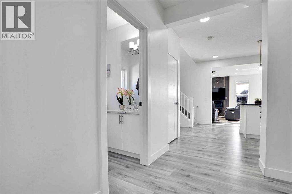 32 Redstone Court NE