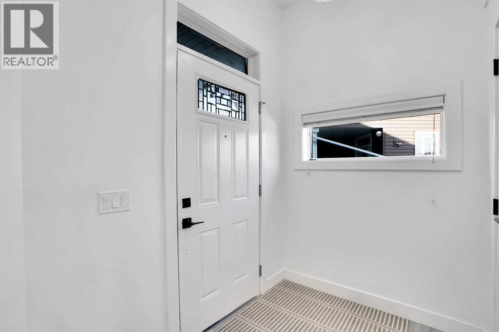 32 Redstone Court NE