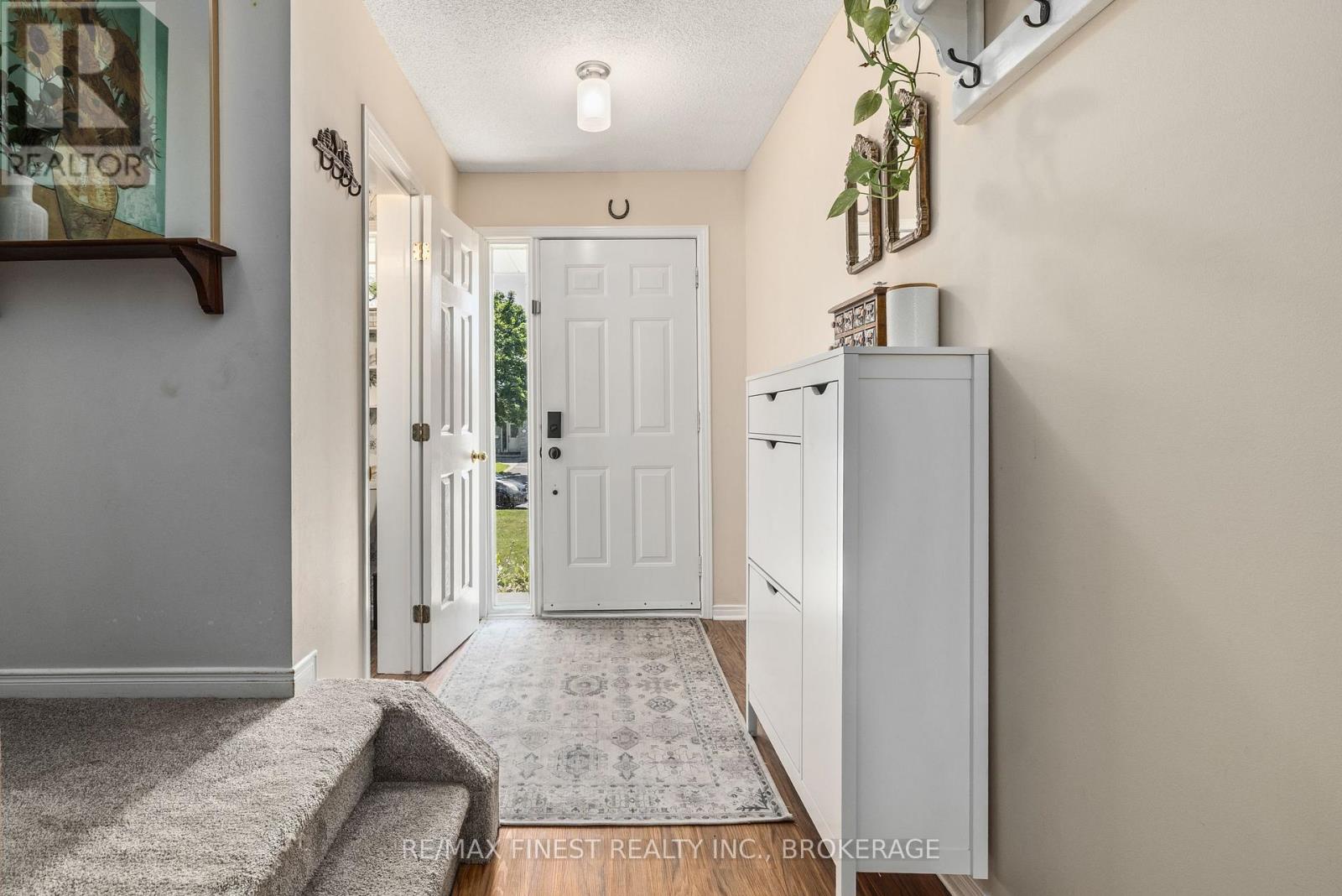 1026 WATERBURY CRESCENT