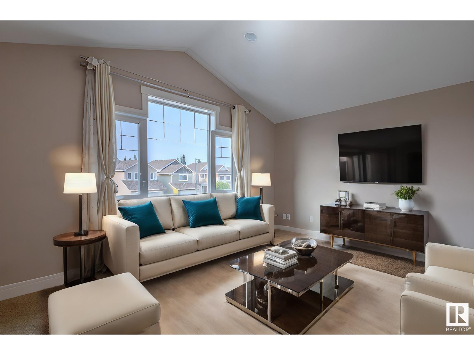 1575 36 AV NW
