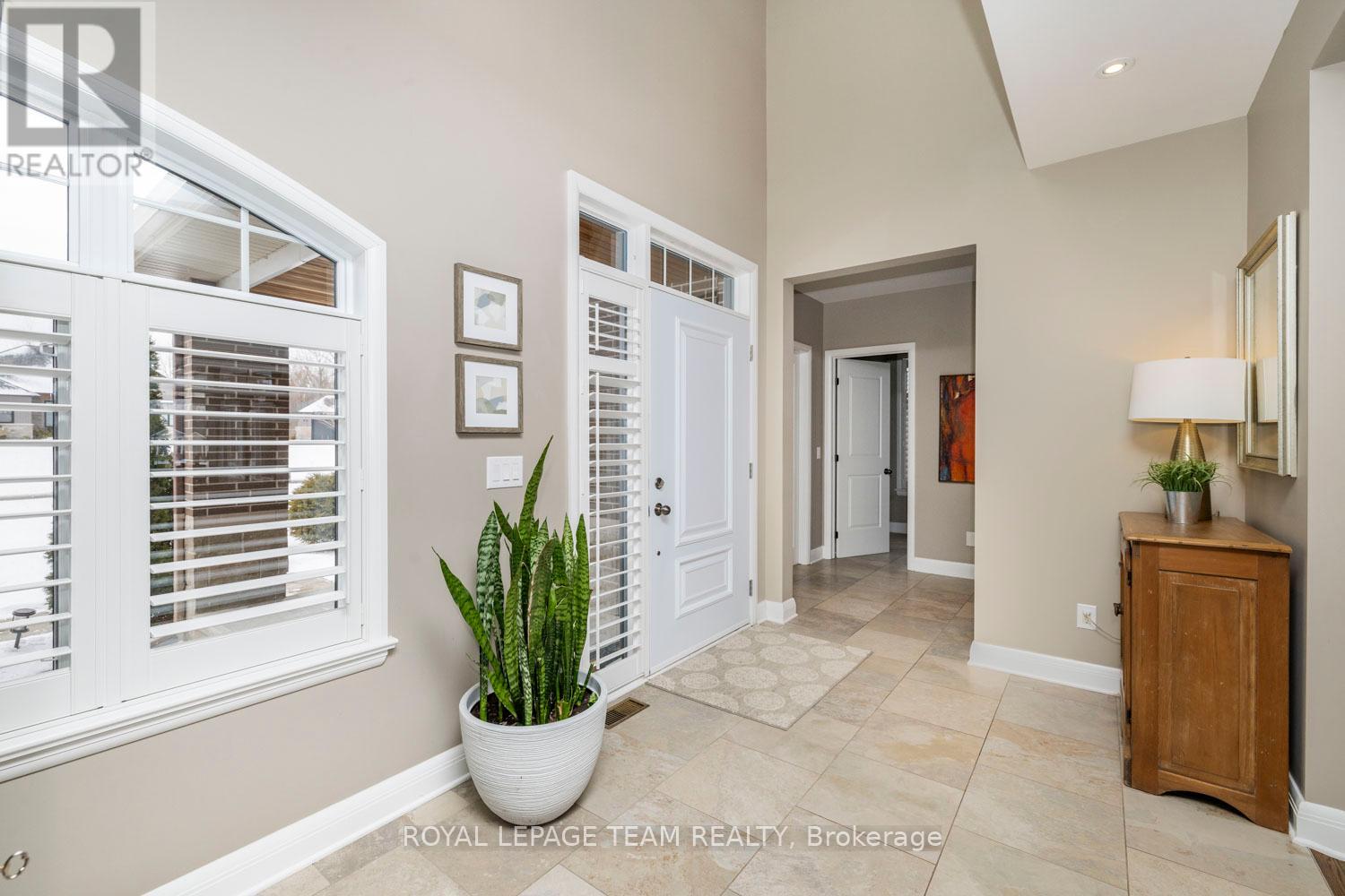 213 CABRELLE PLACE