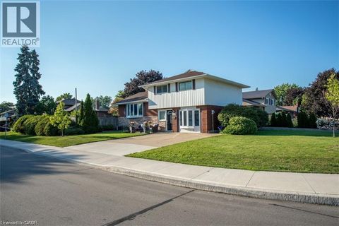 178 DELMAR Drive Hamilton ON L9C1J9