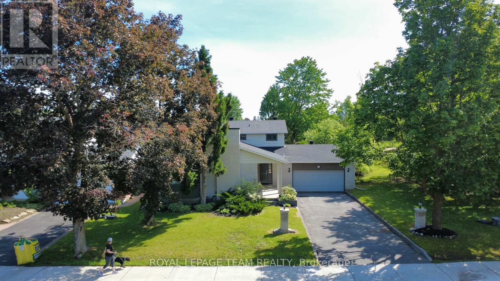 61 AMBERWOOD CRESCENT