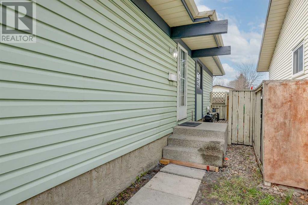 61 Aberdare Crescent NE