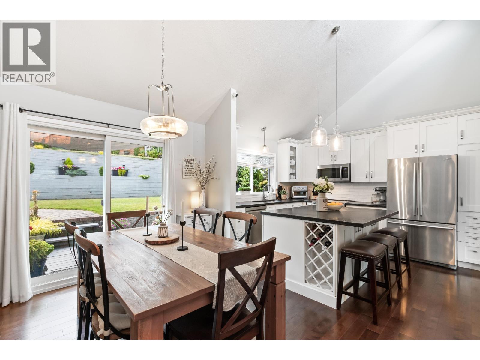 472 RIVERVIEW CRESCENT