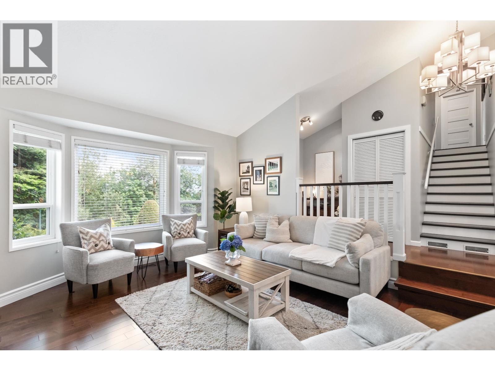 472 RIVERVIEW CRESCENT
