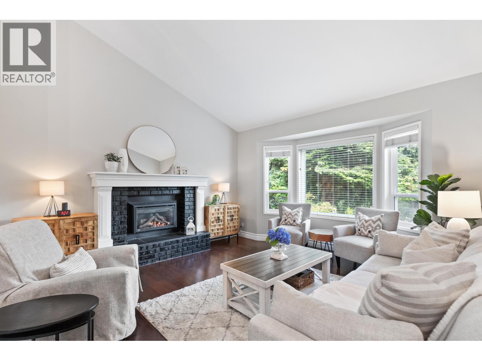 472 RIVERVIEW CRESCENT