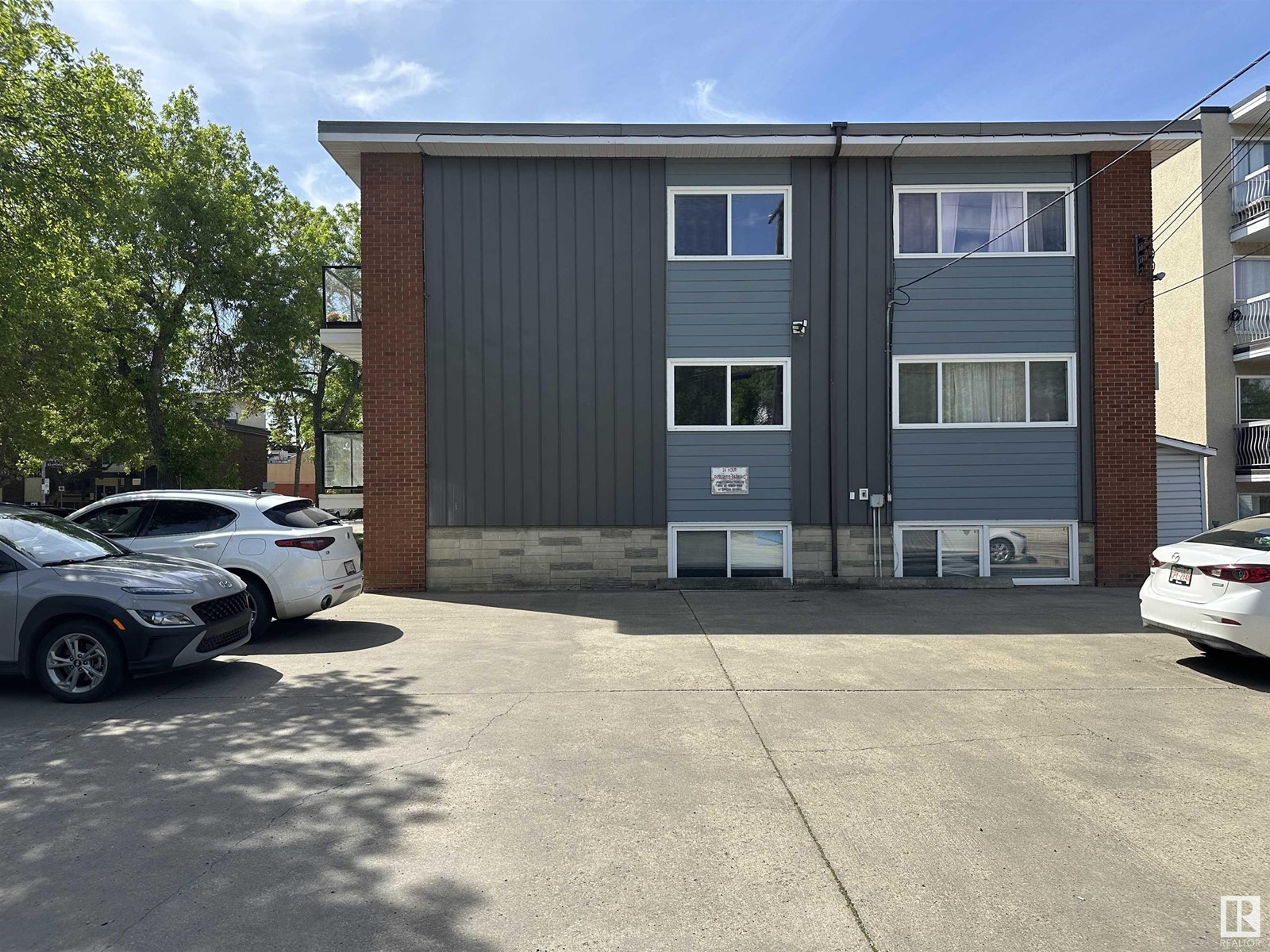 #2 8304 107 ST NW