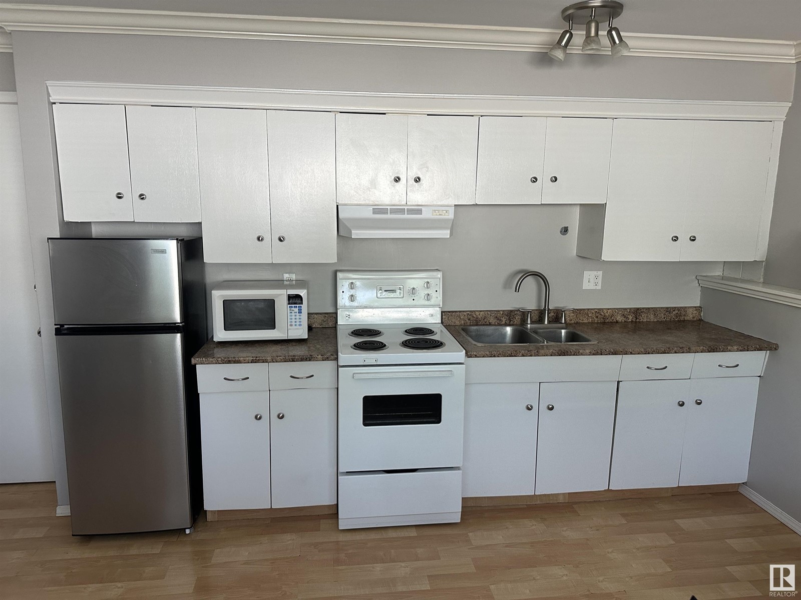 #2 8304 107 ST NW