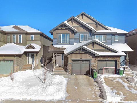 218 HAWKS RIDGE BV NW Edmonton AB T5S0M1