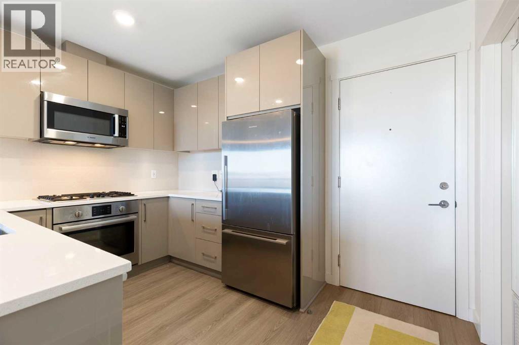 611, 301 10 Street NW