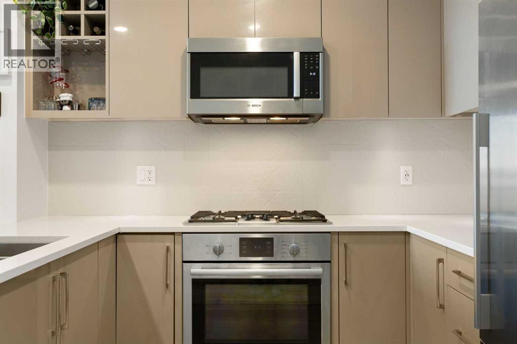 611, 301 10 Street NW