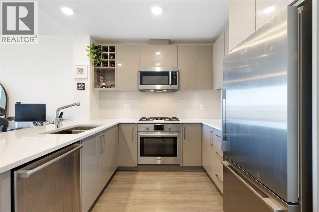 611, 301 10 Street NW