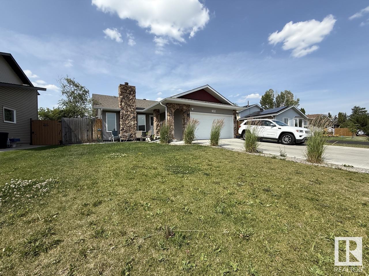 632 WARWICK RD NW