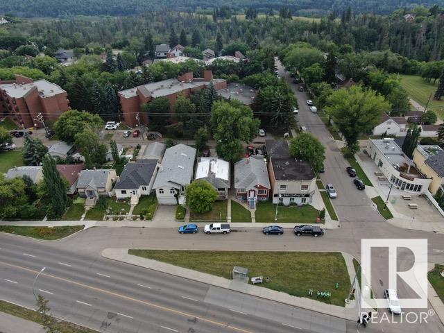 7565 112 AV NW