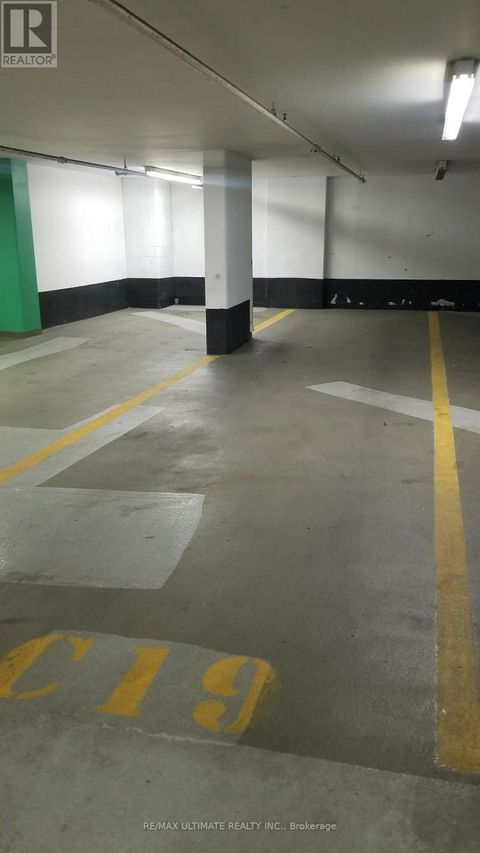 PARKING C19 - 393 KING STREET W Toronto (Waterfront Communities) ON M5V3G8