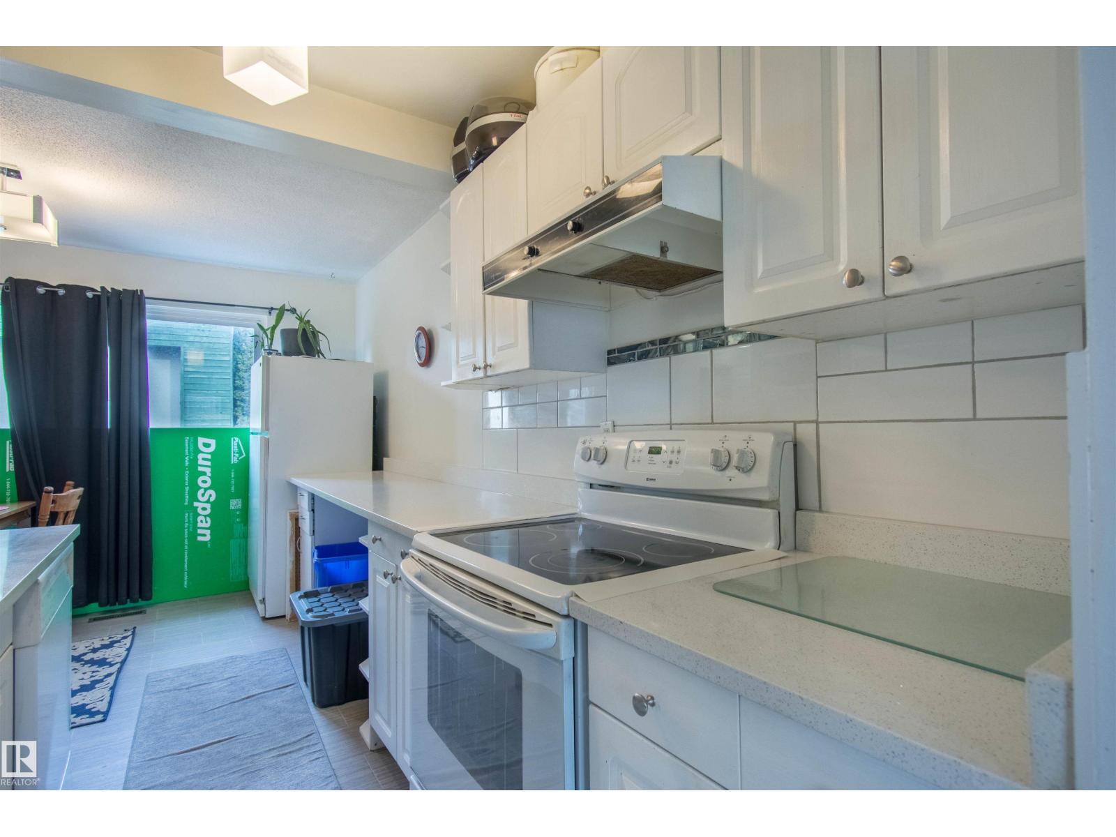 892 Abbottsfield RD NW NW